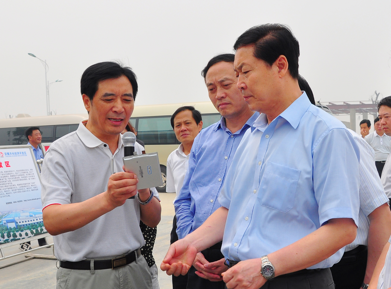 第十三届全国政协人口资源环境委员会副主任张宝顺（时任安徽省委书记）莅临天康调研工作